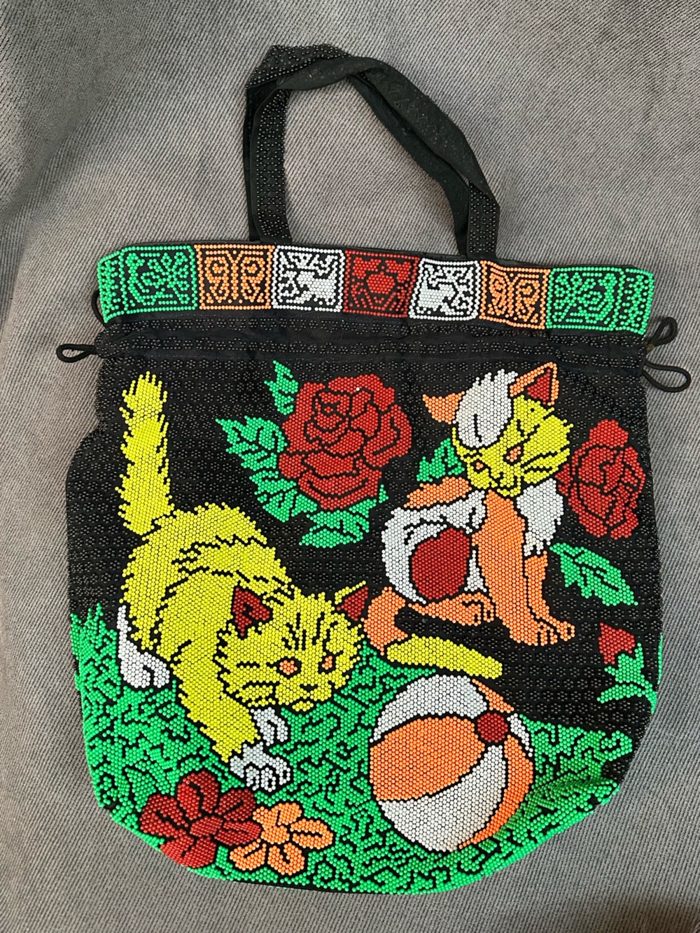 Vintage beaded hand bag cats